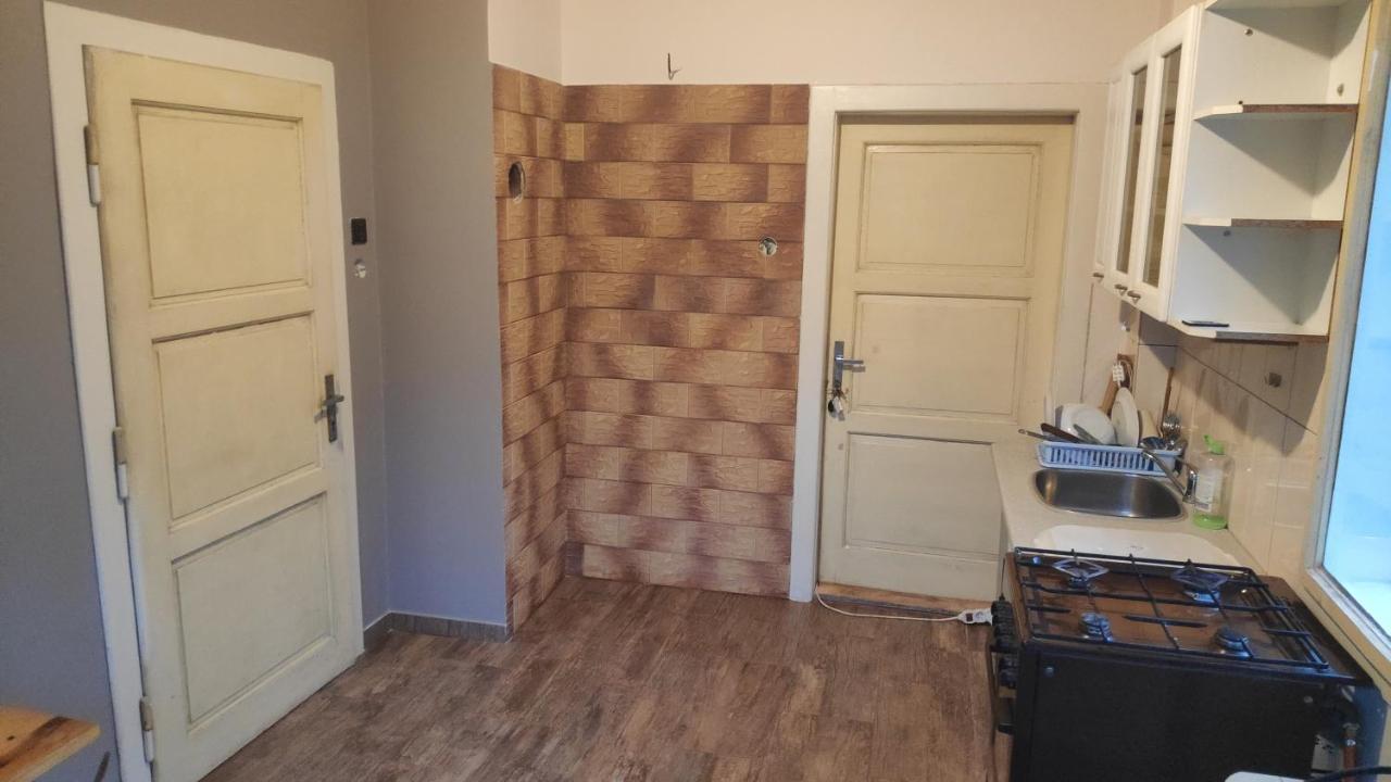 Old Summer House With Renovated Bathroom Прага Экстерьер фото