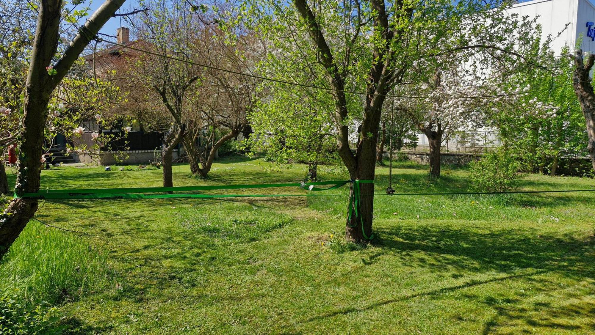 Old Summer House With Renovated Bathroom Прага Экстерьер фото